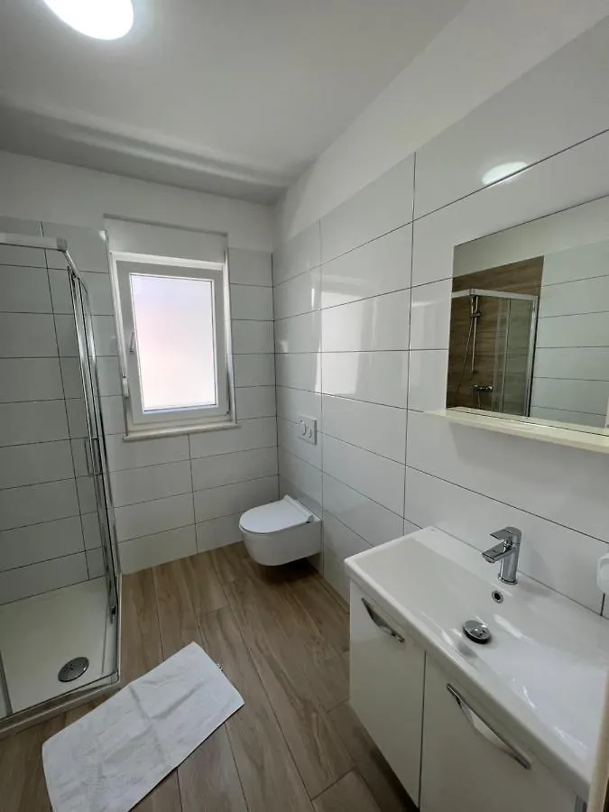 Apartment Sunrise With Private Parking Pula 0*,  Croacia